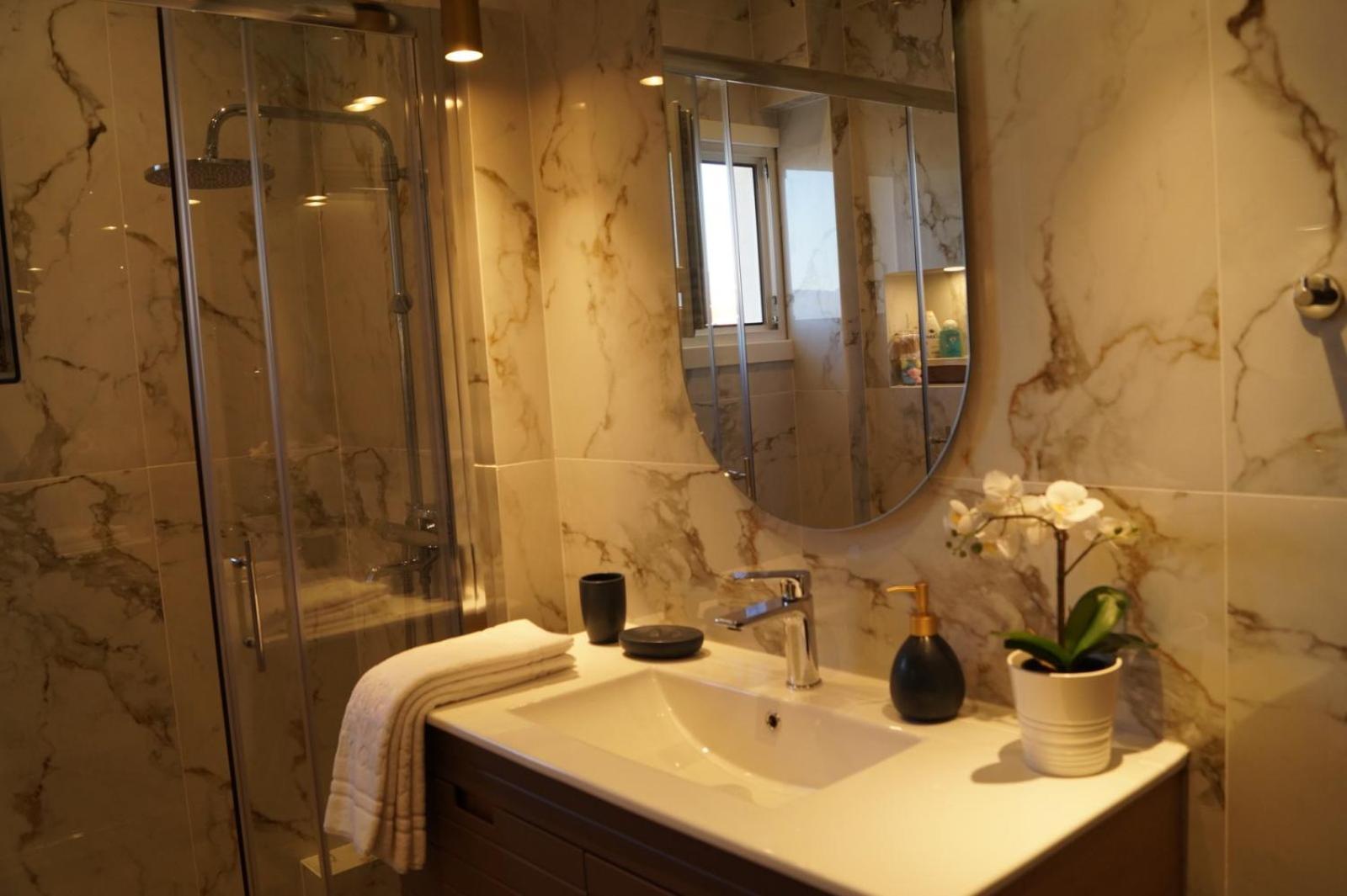 Daphne Luxury Apartment Kastoria Exterior photo